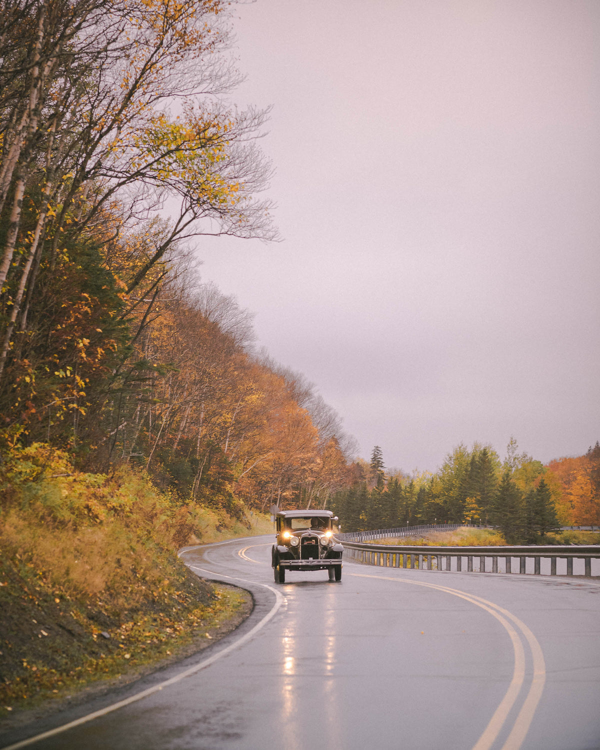 VINTAGE CAR